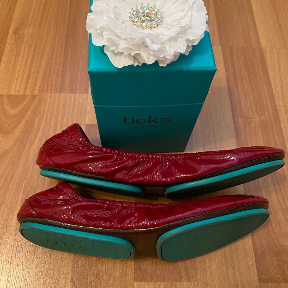 Tieks By Gavrieli- Ruby Red Patent Size 8 - image 3
